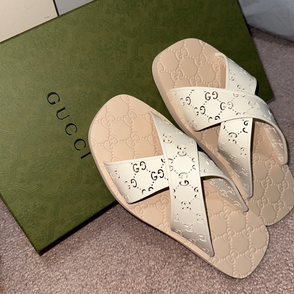 Gucci slides NWT